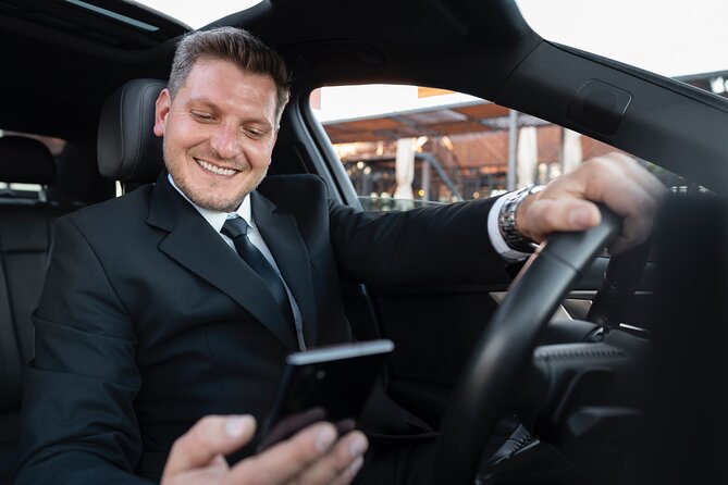 1 to 8 People Private Transfer from Dublin Airport to City Centre - Booking and cancellation details worth knowing