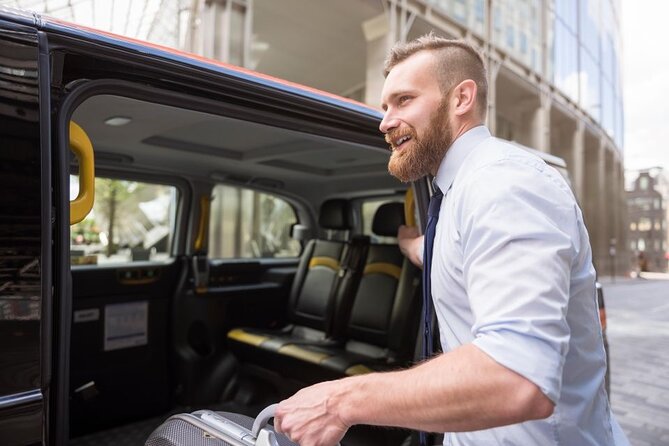 1 to 8 People Private Transfer from Dublin Airport to City Centre - What the airport pickup should look like