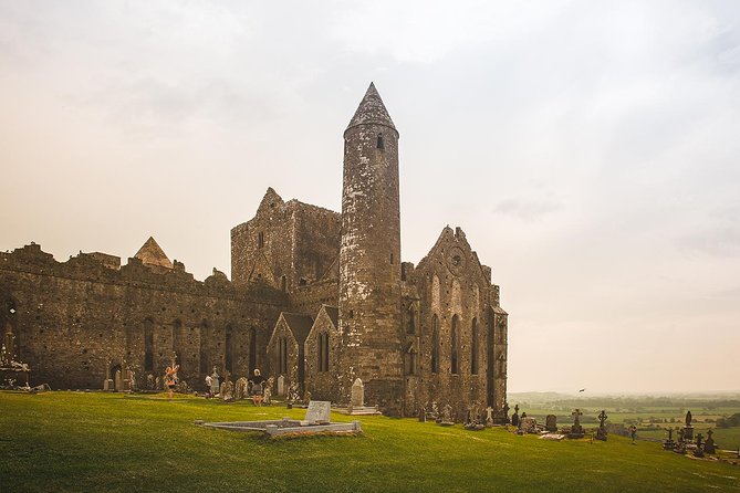 3-Day Dingle, Killarney and the Wild Atlantic Way Small-Group Tour from Dublin - The mini-coach, group size, and luggage rules