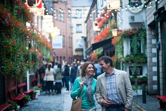 4-Day Guided Tour to Discover Ireland and Dublin - Day one: the Cliffs of Moher, the Burren, and Galway