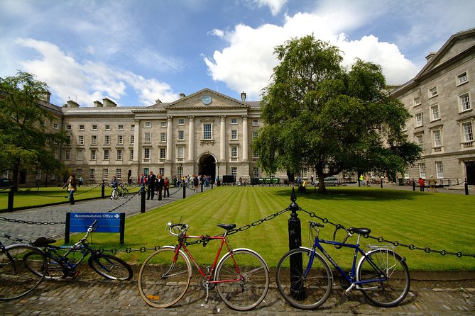 90 Minute Dublin Walking tour and Sightseeing tips - Dublin Castle, from English authority to modern Dublin