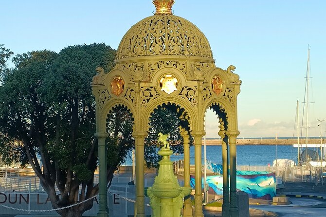A Self-Guided Stroll Along Dún Laoghaire's East Pier - Reaching the East Pier Lighthouse and Dublin Bay