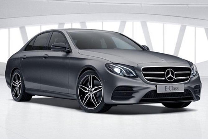Arrival Transfer: Dublin Airport DUB to Dublin in Business Car - Flight delays and the 60-minute waiting period