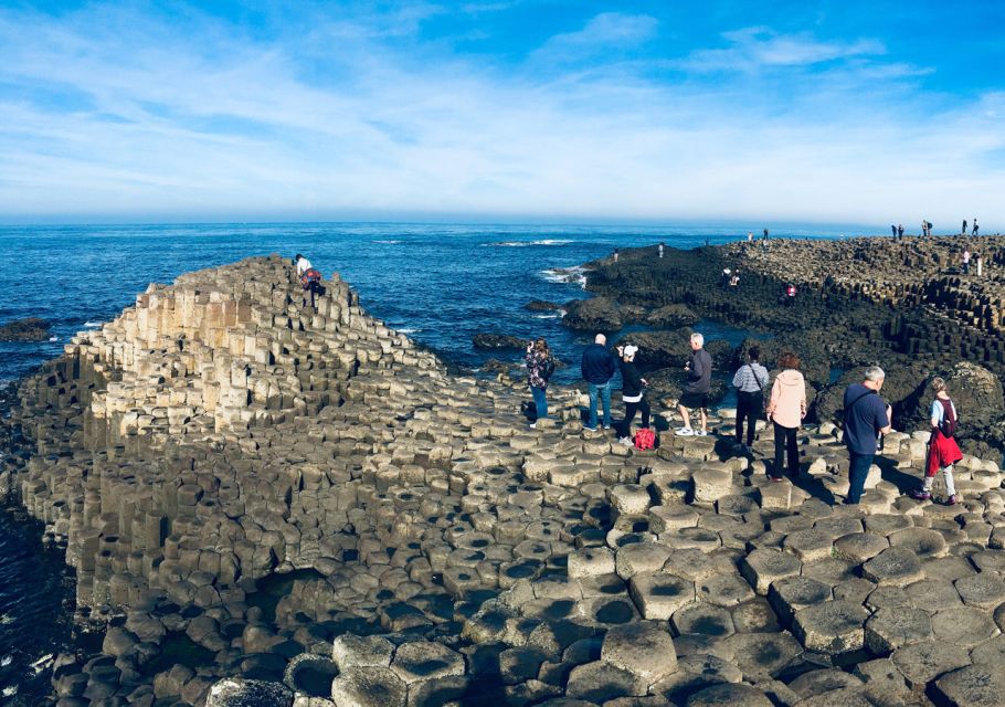 Belfast and Giant's Causeway in Italian or Spanish - Seeing Belfast through its political story