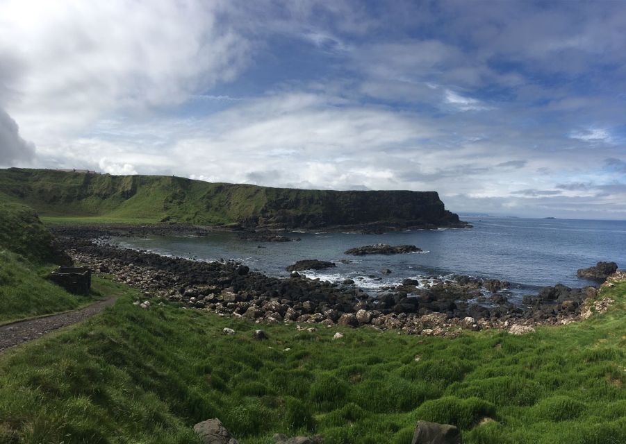 Belfast and Giant's Causeway in Italian or Spanish - Should you book Belfast and the Giant’s Causeway?