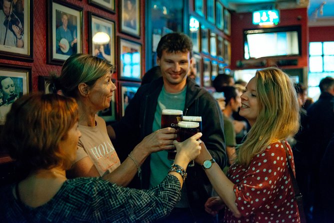 Classic Irish Pubs Private Tour of Dublin: Live Music, Beer and Nightlife - Cow’s Lane and the first feel of Temple Bar