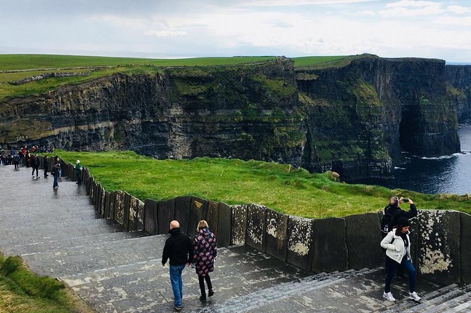 Cliffs Of Moher Tour In Spanish - Group size, comfort, and timing