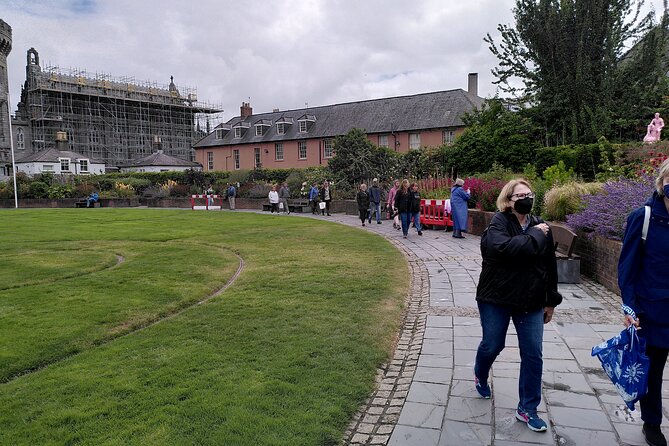 Complete tour of Dublin in Italian - Ha’penny Bridge and the short photo stop