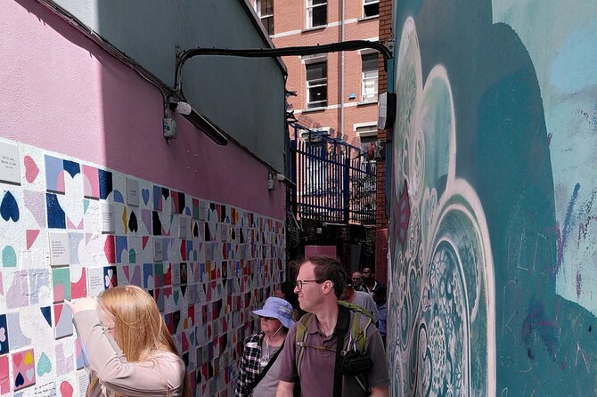 Complete tour of Dublin in Italian - Starting with Molly Malone and Dublin’s famous stories