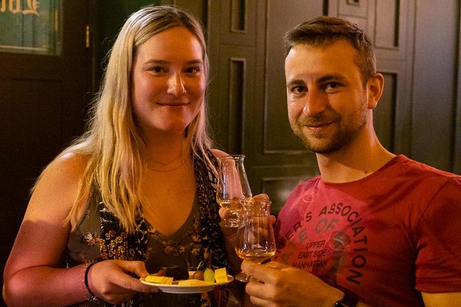 Deluxe Whiskey and Food Tasting in Dublin - What this Dublin whiskey tour is really like