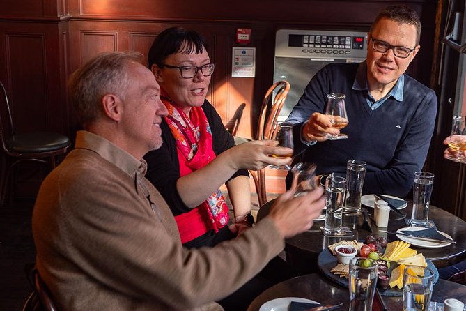Deluxe Whiskey and Food Tasting in Dublin - Starting at Lincoln’s Inn on Lincoln Place