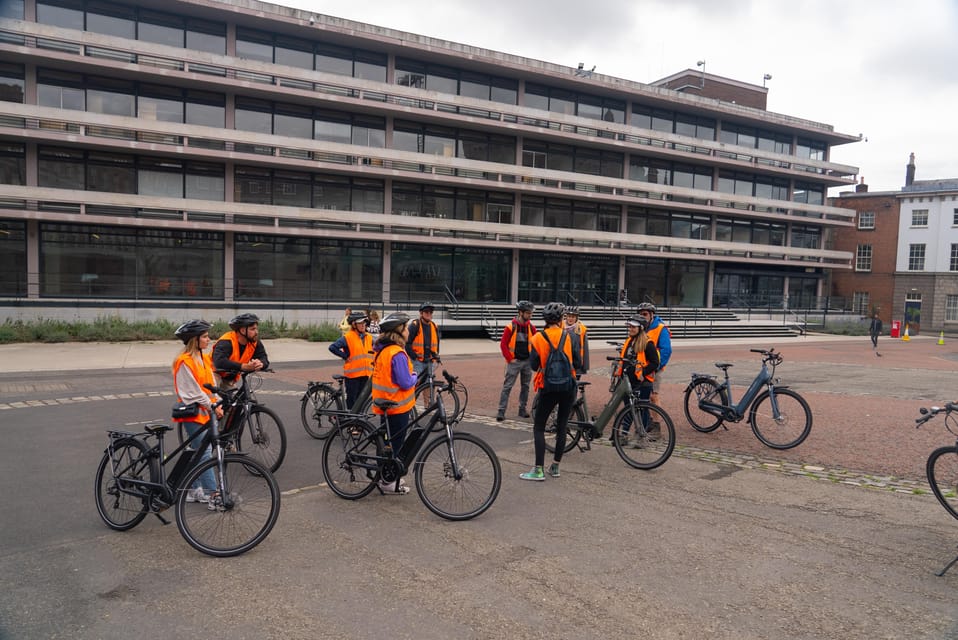 Dublin: Bike & E-Bike Tour with a Local Guide - Dublin streets and the left-side learning curve