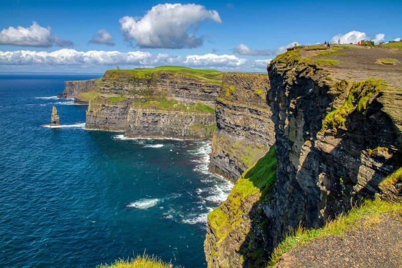 Dublin: Cliffs of Moher, Bunratty Castle and Ennis Day Trip - Transport, comfort, and the reality of the road