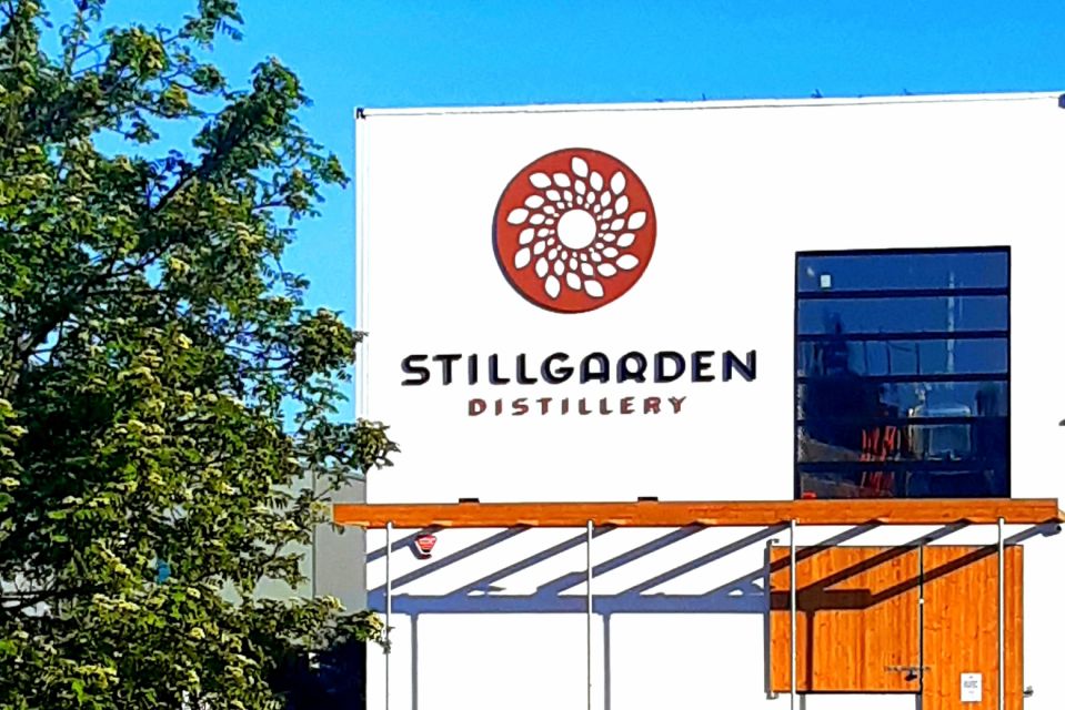 Dublin: Cocktail Masterclass - Making two signature drinks yourself