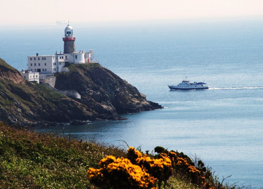 Dublin: Dublin Bay Cruise from Howth to Dun Laoghaire - A scenic way to cross Dublin Bay