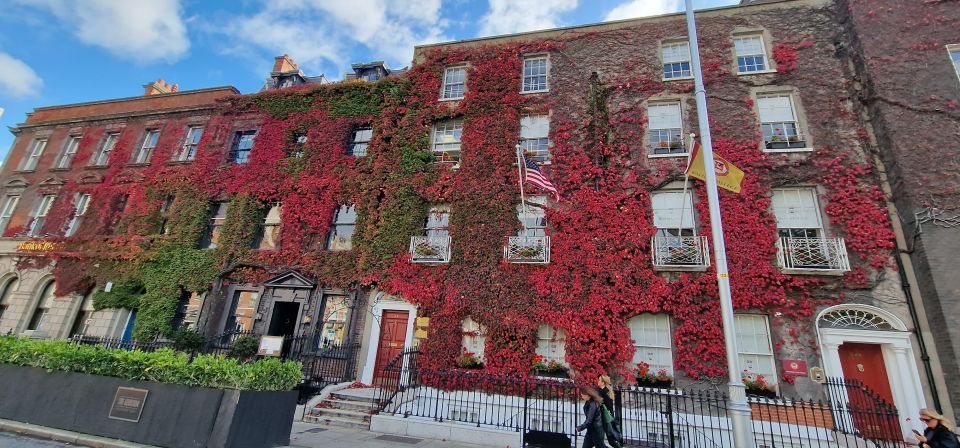 Dublin: Dublin City Highlights Private Guided Walking Tour - What the private format is worth at $153