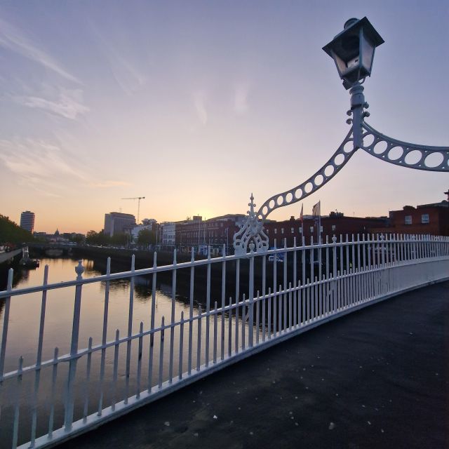 Dublin: Dublin City Highlights Private Guided Walking Tour - Starting with Dublin’s music story at Claddagh Records