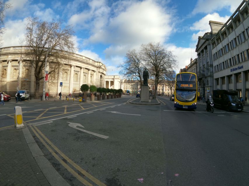 Dublin: Dublin City Highlights Private Guided Walking Tour - Government Buildings, Leinster House, and Oscar Wilde