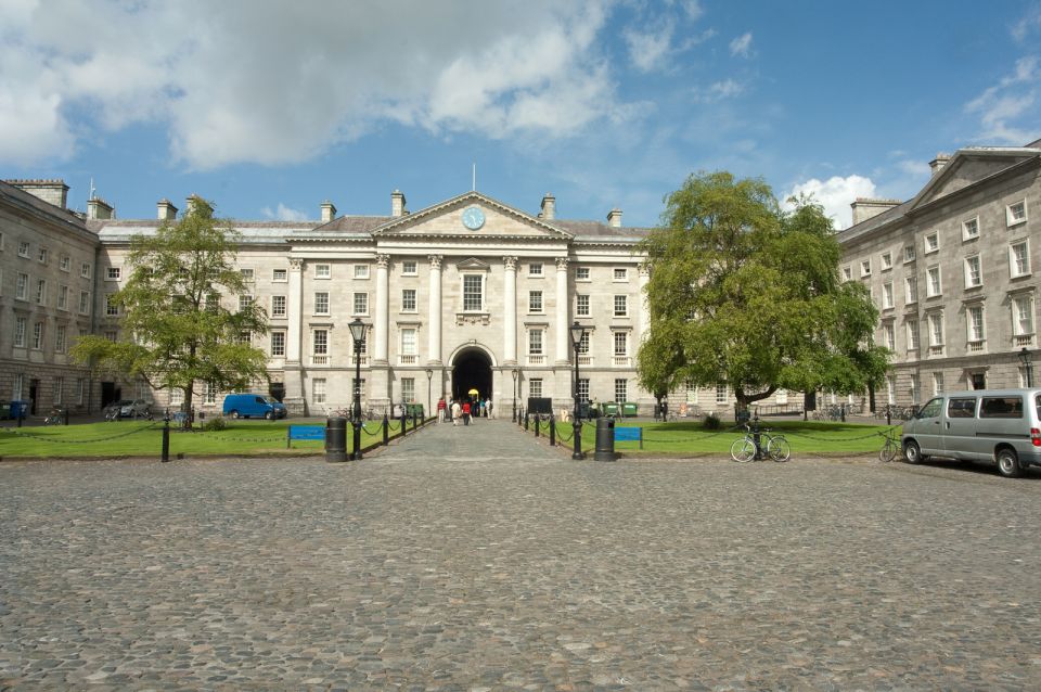 Dublin: Fast-Track Book of Kells Ticket & Dublin Castle Tour - Who will enjoy this combination most