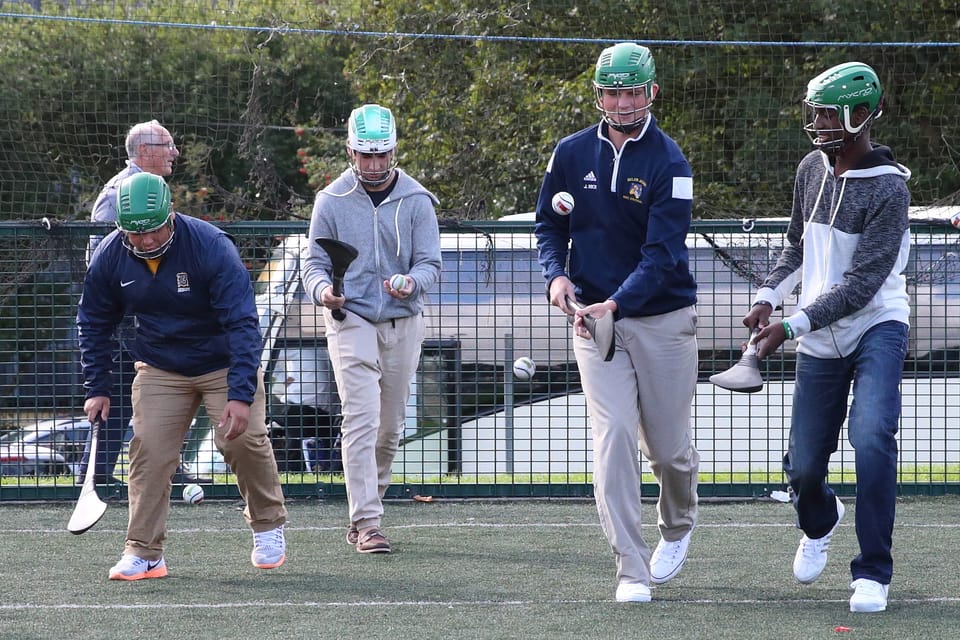 Dublin: Gaelic Games Experience - Trying Gaelic football on the astro pitch