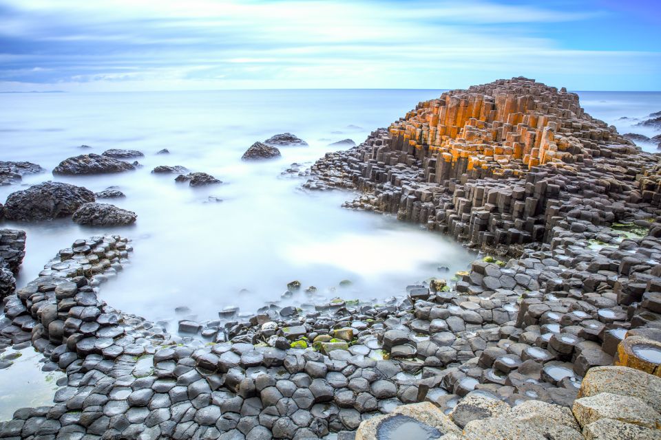 Dublin: Giants Causeway, Dark Hedges, Dunluce & Belfast Tour - Money, weather, and border details