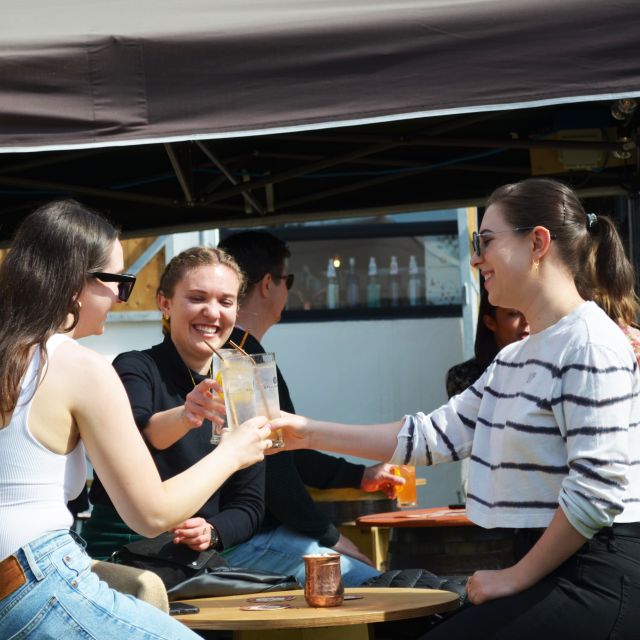 Dublin: Gin Masterclass with Welcome Drink & Tasting Flight - Four gins, four chances to compare