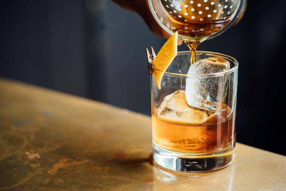 Dublin: Guinness Storehouse, Roe & Co Irish Whiskey Tour - Whiskey samples, blending, and a premium drink