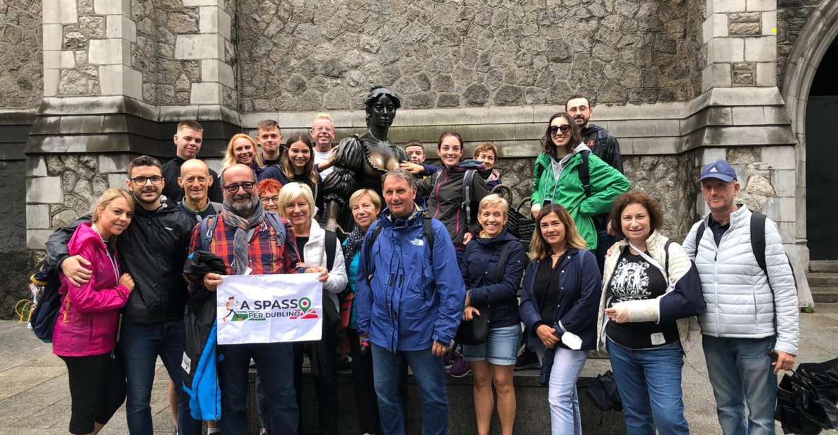 Dublin Highlights: 2.45-Hour Walking Tour in Italian - Two cathedrals, two very different points of interest