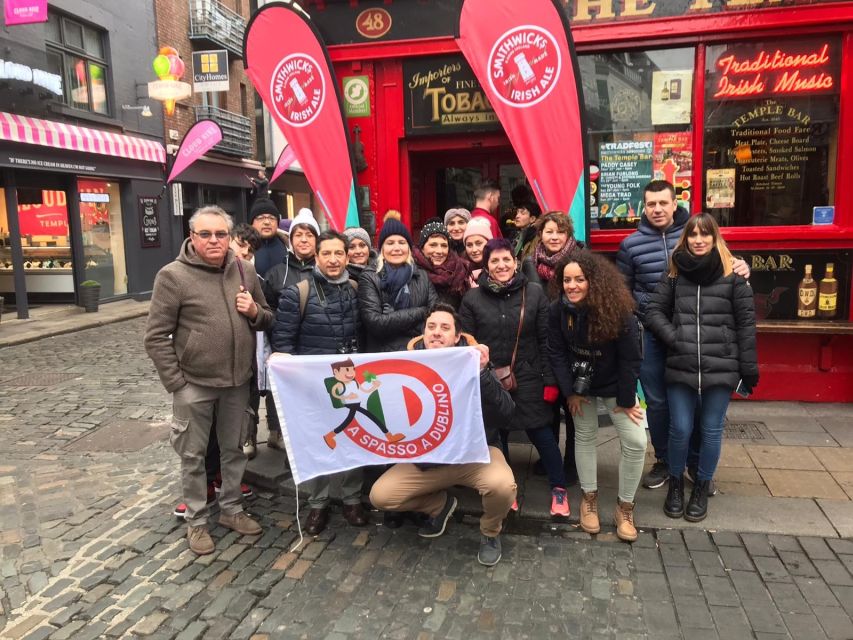 Dublin Highlights: 2.45-Hour Walking Tour in Italian - Dublin Castle and the end of British rule