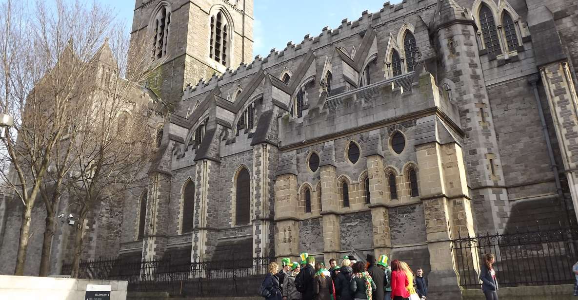 Dublin: Highlights and Hidden Corners Walking Tour - Dame Street is the right place to begin