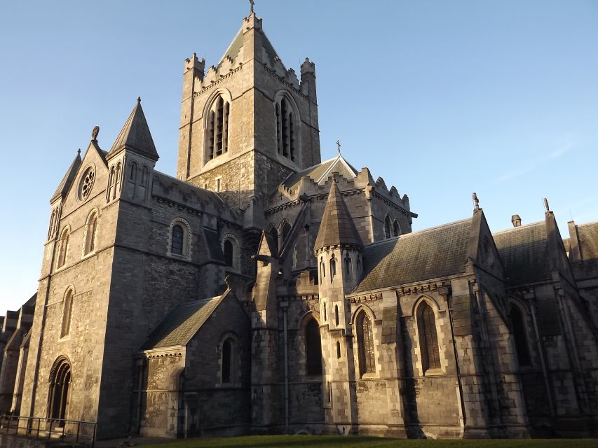 Dublin: Highlights and Hidden Corners Walking Tour - Trinity College and the former Houses of Parliament