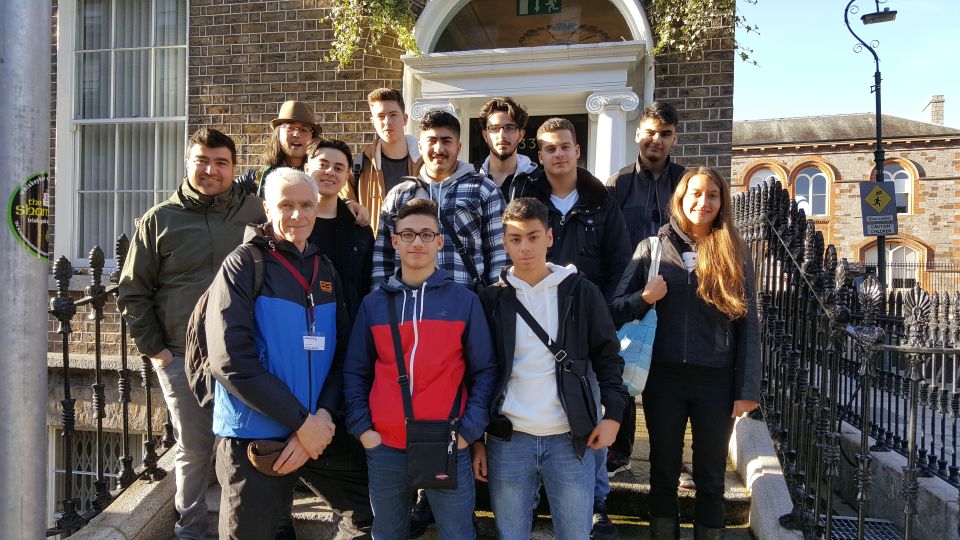 Dublin: Highlights and Hidden Corners Walking Tour - What the guide quality means for your experience