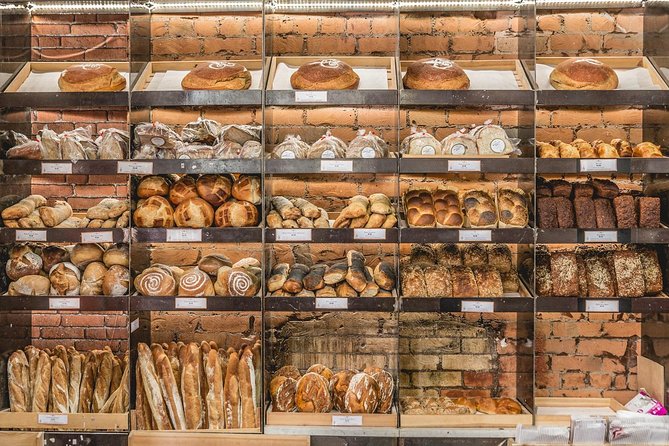 Dublin Historical Centre Food Tour with 8 Food Tastings & Drinks - The Flaggy Shore oyster in Dublin city