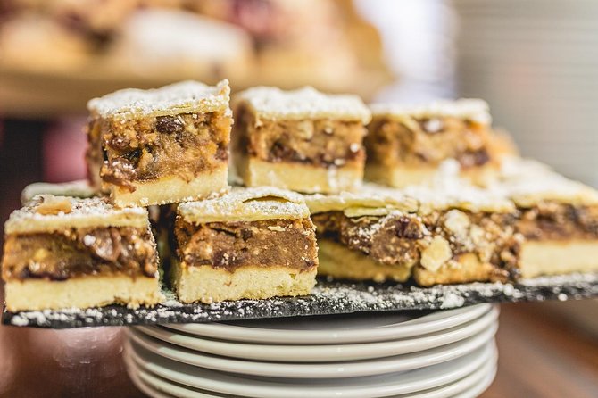 Dublin Historical Centre Food Tour with 8 Food Tastings & Drinks - Temple Bar lunch without the usual guesswork