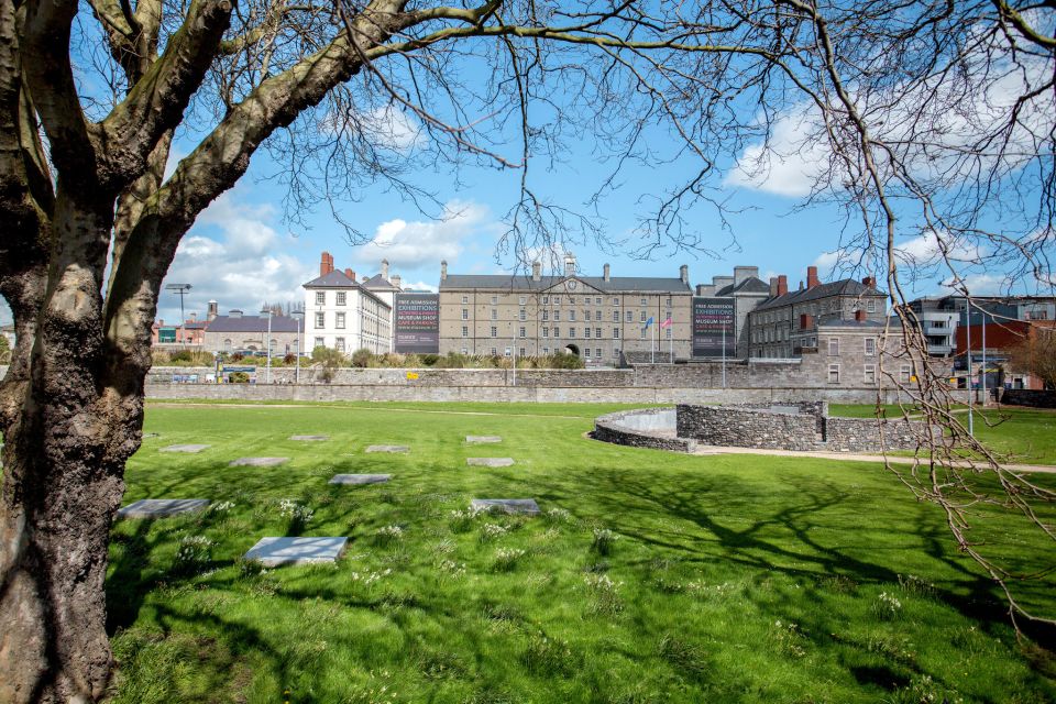 Dublin: Hop-on Hop-off Bus Tour - Why this bus works well on a first day in Dublin