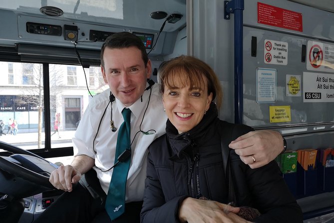 Dublin Hop-on Hop-off Bus Tour - Live Tour auf Deutsch - St. Stephen’s Green and the literary center