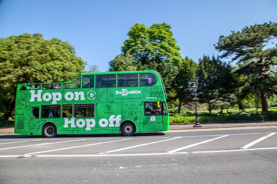 Dublin: Hop-on Hop-off Tour with Live German Commentary - Timing your day around the 10:15 departure