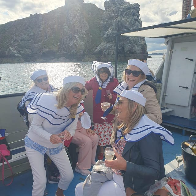 Dublin: Howth Cliffs and Lighthouse Boat Tour - Cruising past Balscadden Bay and the cliffs