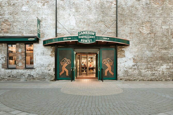 Dublin Jameson Distillery and Guinness Brewery Guided Tour - Finishing at the Gravity Bar