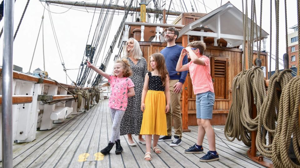 Dublin: Jeanie Johnston Tall Ship Irish Famine History Tour - What you learn about the voyage