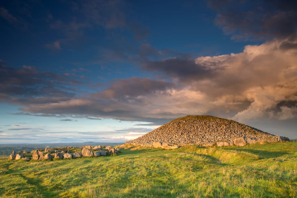 Dublin: Private Boyne Valley and Trim Castle Day Tour - Knowth, Dowth, and the wider Brú na Bóinne area