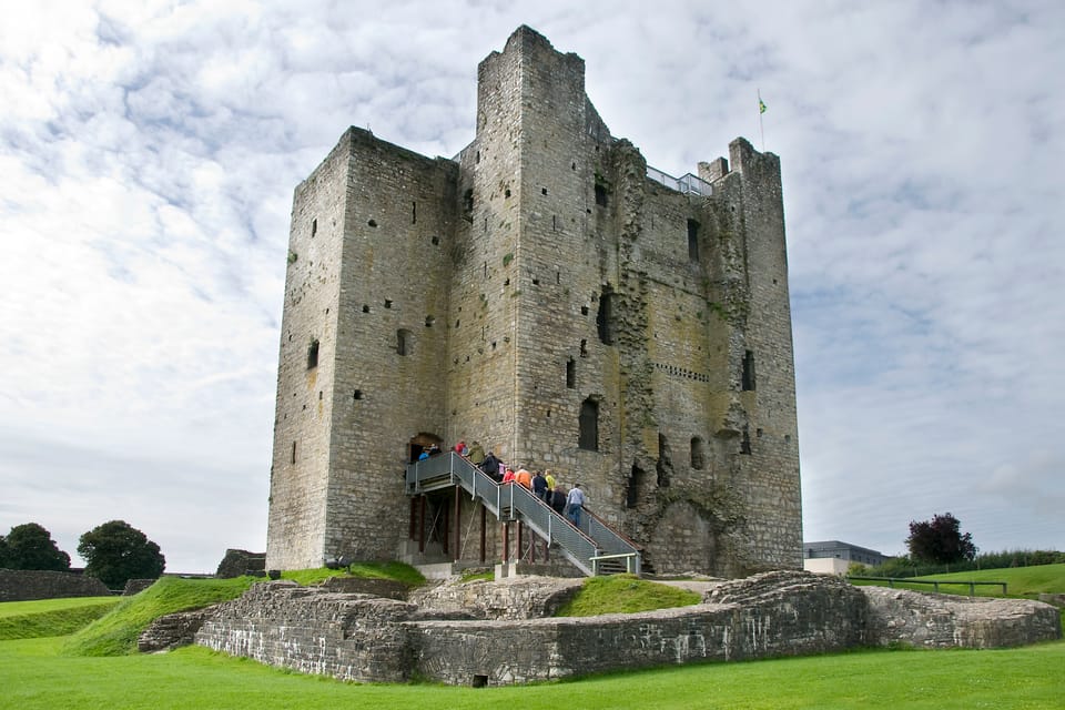 Dublin: Private Boyne Valley and Trim Castle Day Tour - Slane, lunch, and a flexible middle of the day