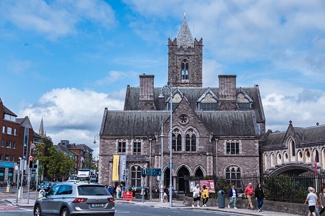 Dublin: Private Chauffeur Tour - Dublin Castle and the limits of a short stop