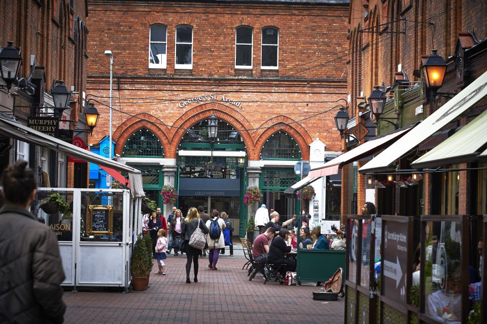 Dublin: Private City Tour in German - Starting in Dublin’s historic center
