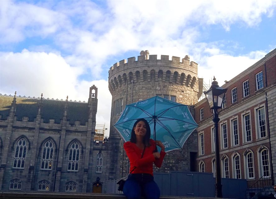 Dublin: Private Tour of City Monuments in Spanish - Molly Malone, Trinity College, and the city’s public face