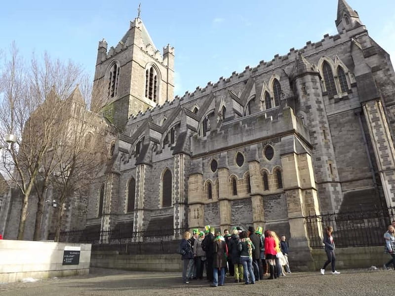 Dublin: Sightseeing Walking Tour in German - Christ Church, Fishamble Street, and Smock Alley