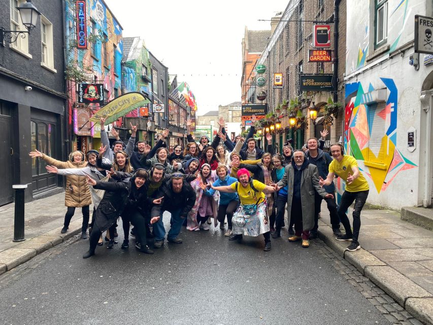 Dublin: Silent Disco Walking Tour - Gary, Nara, and the performance-led style