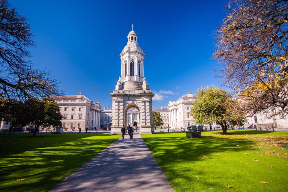 Dublin: Skip-the-line Book of Kells & Old Town Private Tour - The 3-hour option with private car transfers