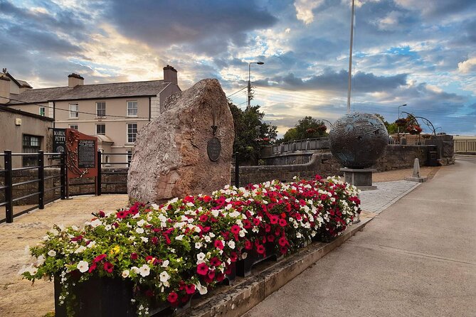 Dublin to Cliffs of Moher, Ennis Town & Bunratty Castle Day Tour - Comfort, food, and the motion sickness question