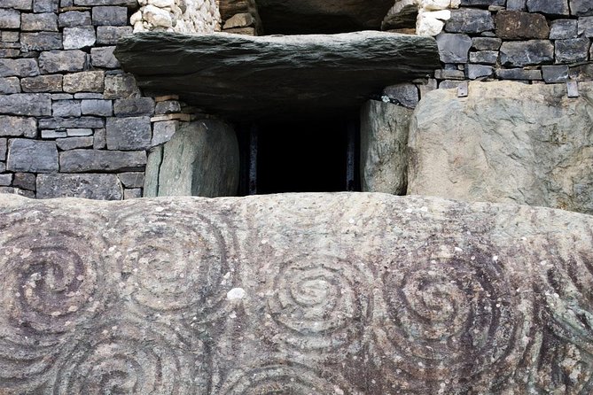 Dublin to Newgrange, Monasterboice Small Group Guided Tours - The Battle of the Boyne site and its complicated story